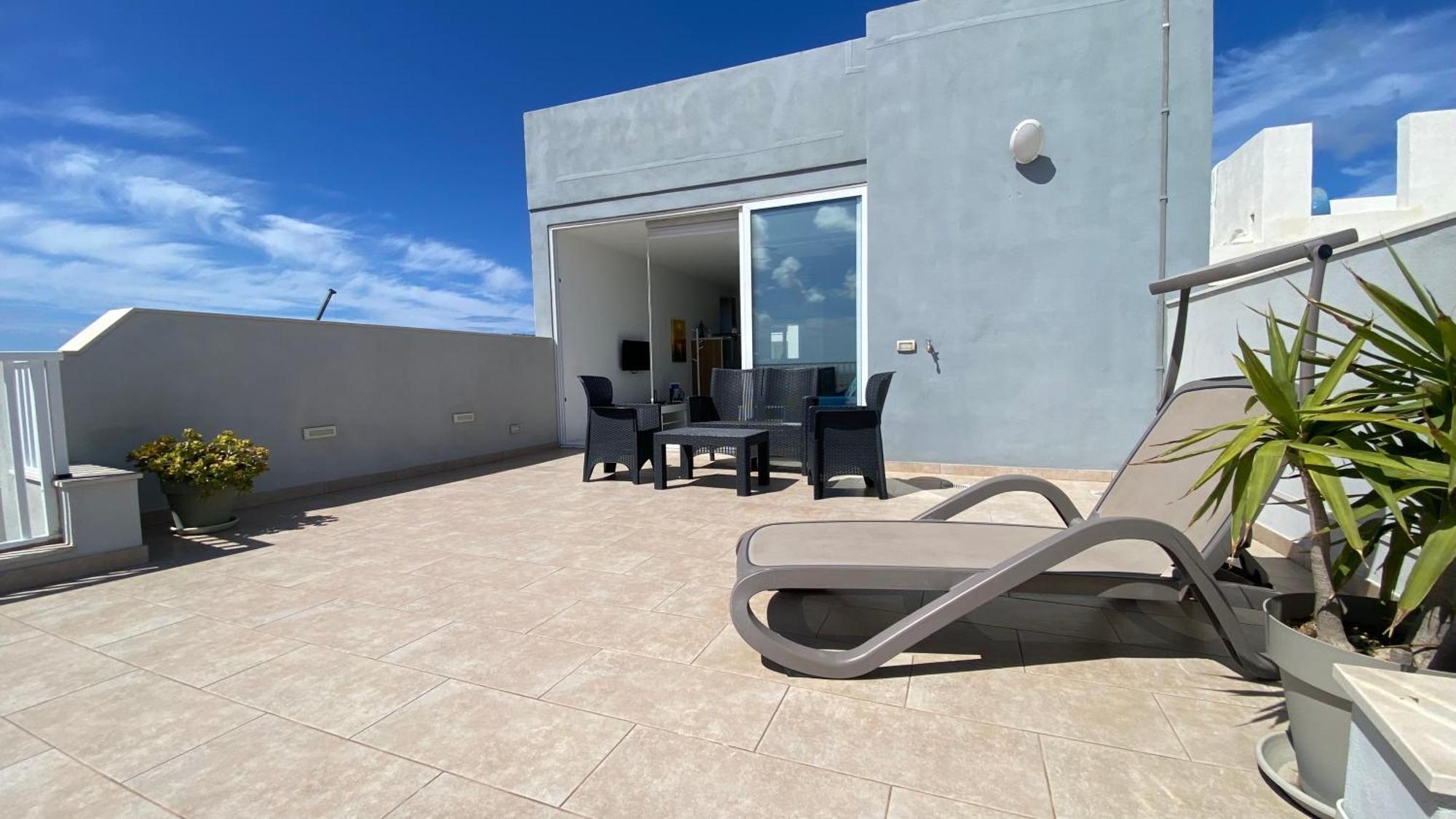 Sunshine Apartments Mellieha - Modern Two Bedroom Penthouse With Terrace Экстерьер фото